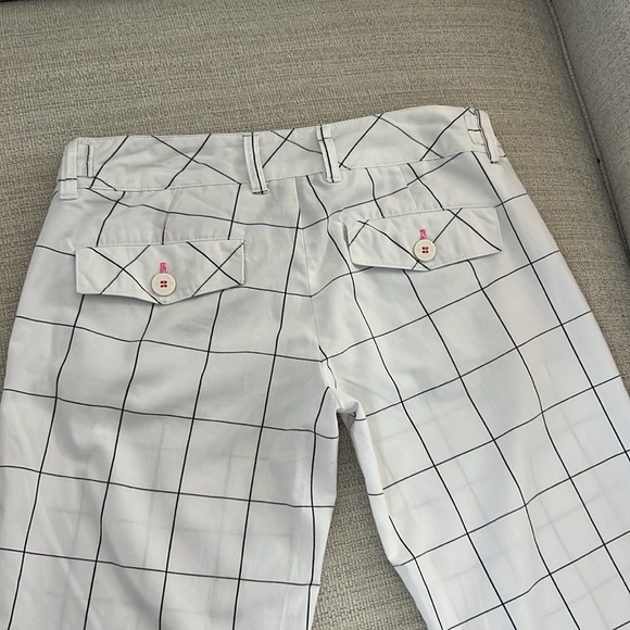 Hurley White pants with thin black squares. - Picture 6 of 10